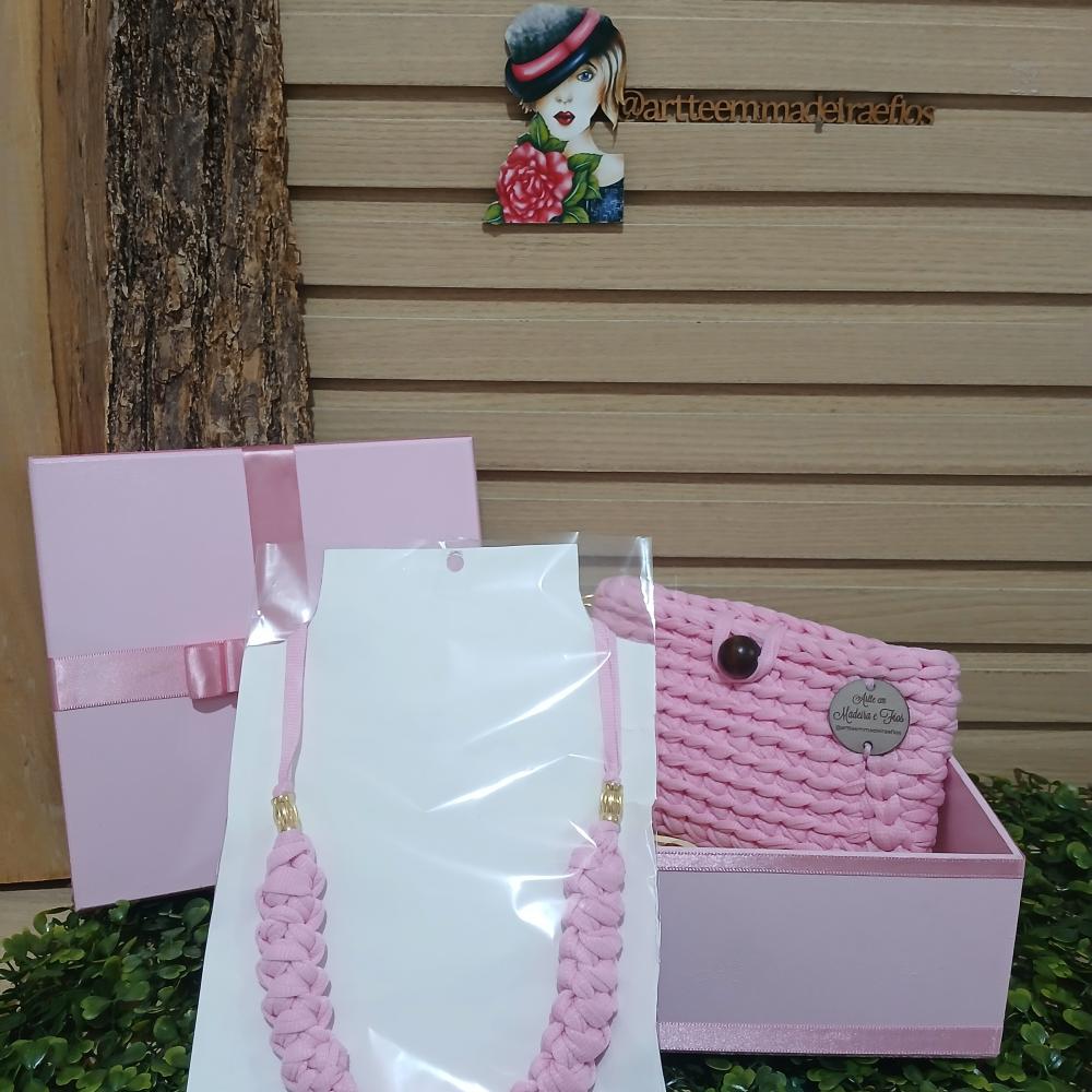 CAIXA DE PRESENTE - COM COLAR e CLUTCH KIT 2