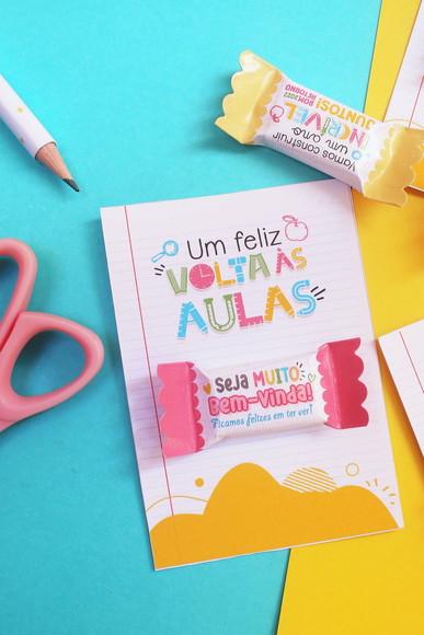 BRINDE BALA E CARTÃO PERSONALIZADO VOLTA AS AULAS