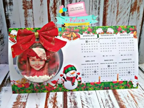 Calendário com esfera Personalizada natal