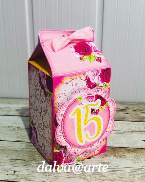 Caixinha Milk 15 Anos