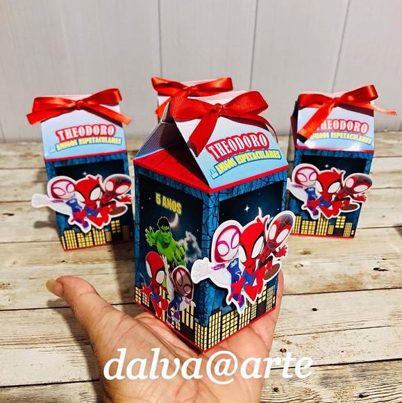 Caixinha Milk Homem Aranha e Seus Amigos Espetaculares
