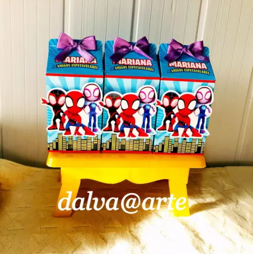 Caixinha Milk Homem Aranha e Seus Amigos Espetaculares