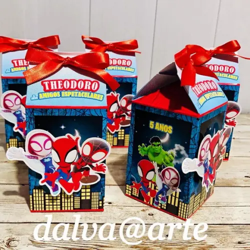 Caixinha Milk Homem Aranha e Seus Amigos Espetaculares