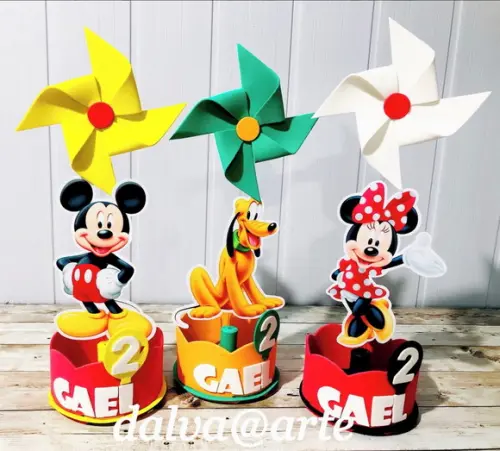 Centro de Mesa Mickey e Sua Turma