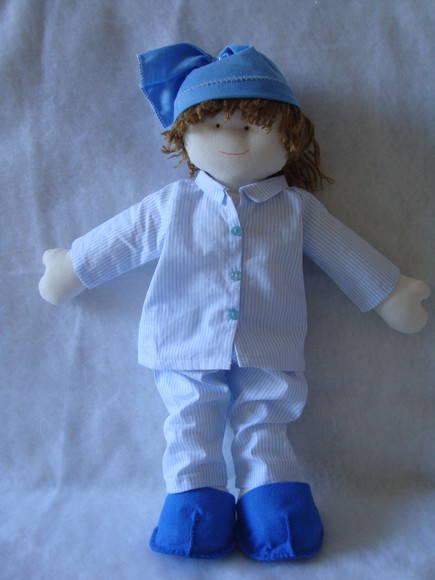 Boneco de Pano de Pijama e chinelos
