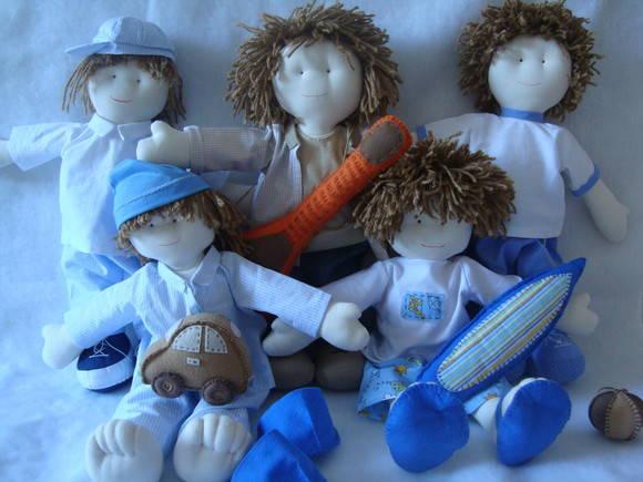 Boneco de Pano de Pijama e chinelos
