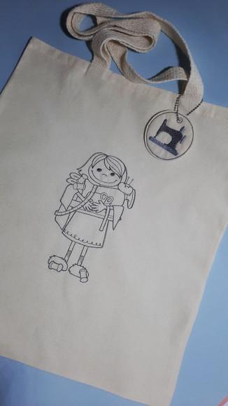 Ecobag Bordada Costureira