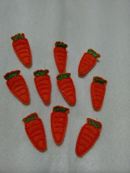 Kit 10 Cenouras de Feltro Apliques 10 Peças