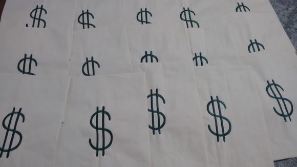 Peso de Porta Saco de Dinheiro de Algodão Cru Bordado