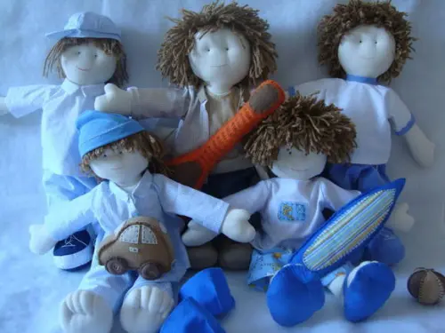 Boneco de Pano de Pijama e chinelos