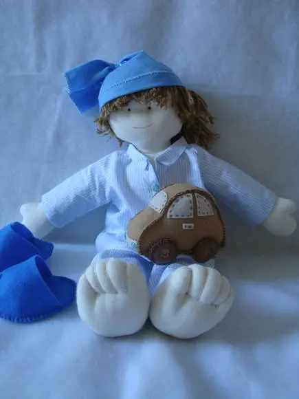 Boneco de Pano de Pijama e chinelos