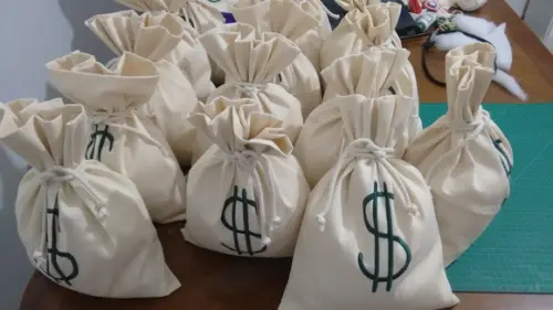 Peso de Porta Saco de Dinheiro de Algodão Cru Bordado