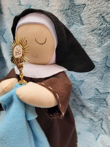 Santa Clara em Tecido e Feltro