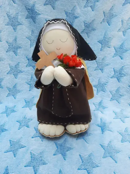 Santa Terezinha em Tecido e Feltro