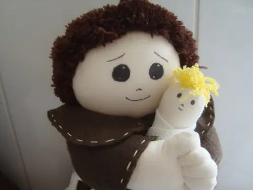 SANTO ANTÔNIO DE TECIDO PERSONALIZADO PARA CASAMENTO