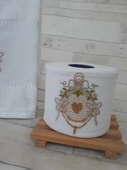 toalha de lavabo e Porta Papel higiênico