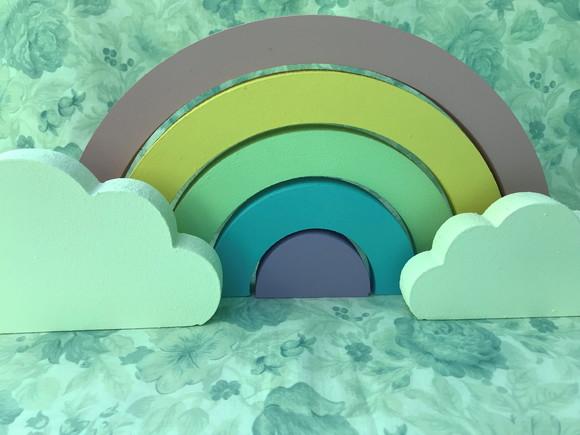 Arco-íris com nuvens em MDF