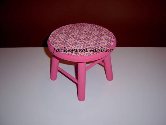 Banquinho em Madeira Rosa
