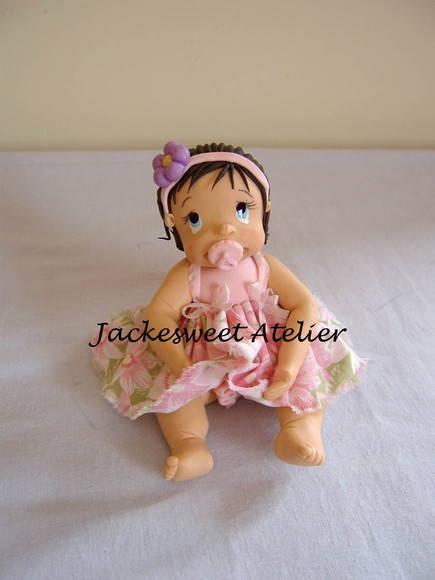Boneca com chupeta em biscuit
