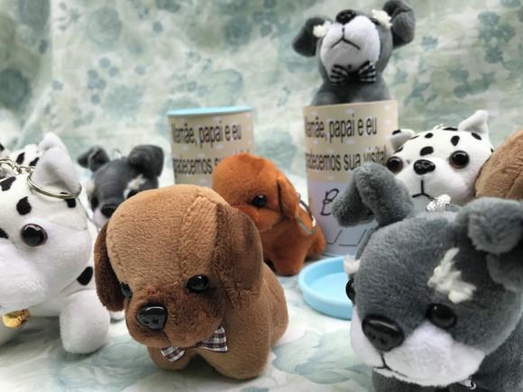 Cachorro em Pelúcia Chaveiro + Cofrinho 20 Unidades