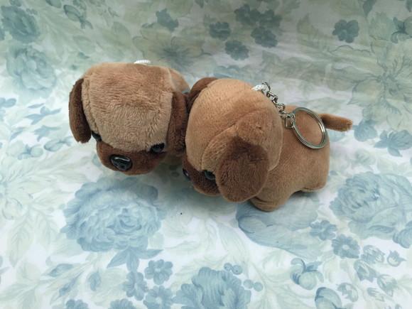 Cachorro em Pelúcia Chaveiro Marrom Claro Fs