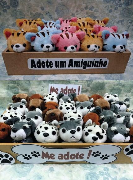 Kit Cachorro e Gato em Pelúcia Chaveiro 40unid + Bandeja