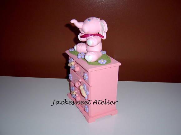 Mini Cômoda com elefante
