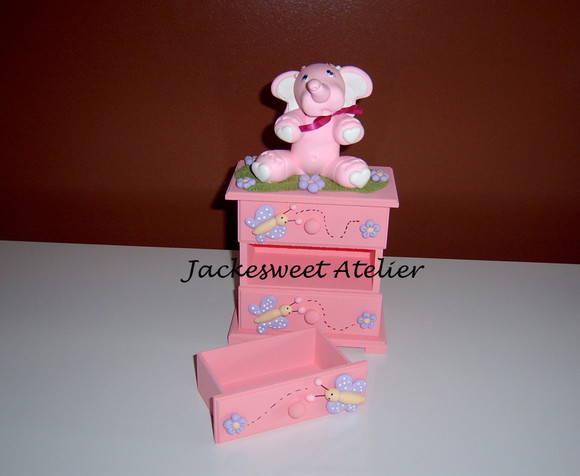 Mini Cômoda com elefante