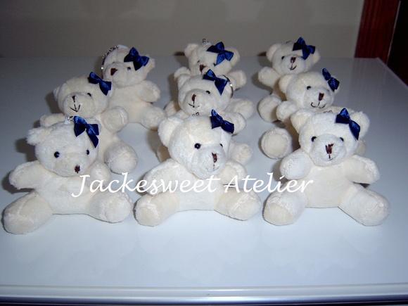 Mini Ursa Creme Laço Azul Marinho 02