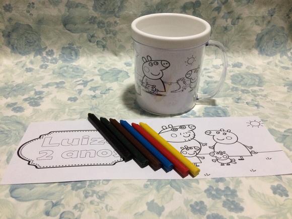 Pintando o Caneco Personalizada Com Giz De Cera