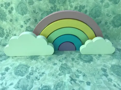 Arco-íris com nuvens em MDF