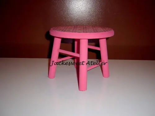 Banquinho em Madeira Rosa