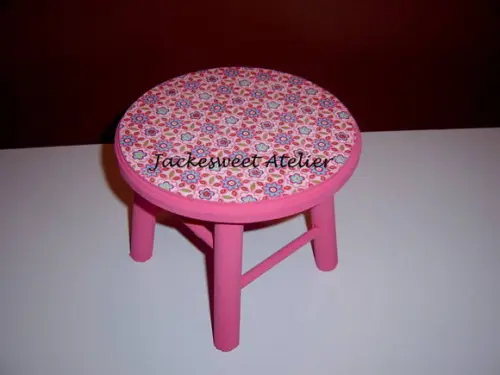 Banquinho em Madeira Rosa