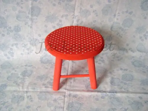 Banquinho em Madeira Vermelho