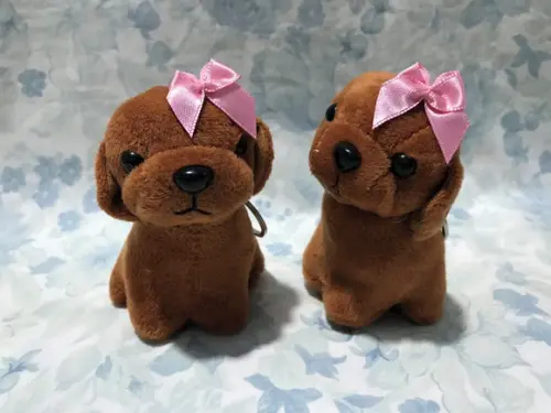 Cachorrinha em Pelúcia Chaveiro Marrom Escuro