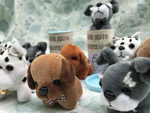 Cachorro em Pelúcia Chaveiro + Cofrinho 20 Unidades