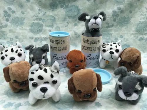 Cachorro em Pelúcia Chaveiro + Cofrinho 20 Unidades