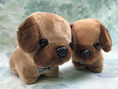 Cachorro em Pelúcia Chaveiro Marrom Claro Fs