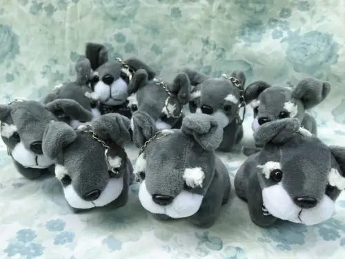 Cachorro em Pelúcia Chaveiro Schnauzer