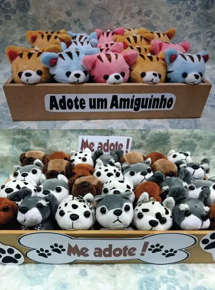 Kit Cachorro e Gato em Pelúcia Chaveiro 40unid + Bandeja