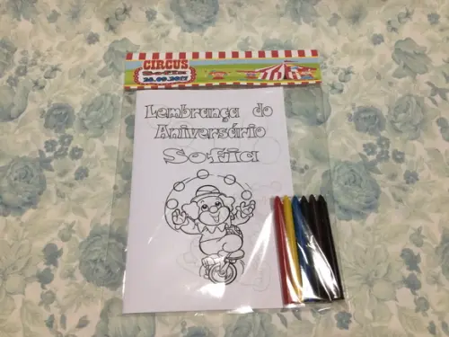 Kit para colorir + giz de cera