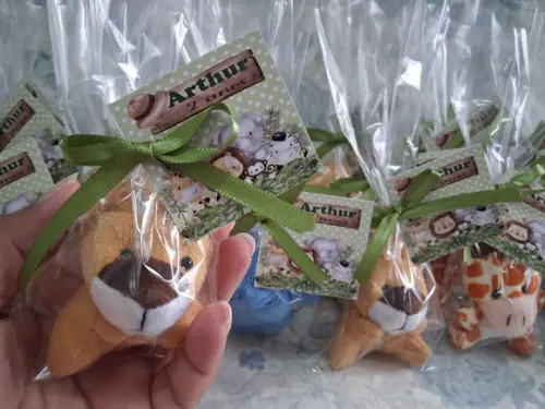 Lembrancinha Pelúcia Mini Selva Kit 35unidades