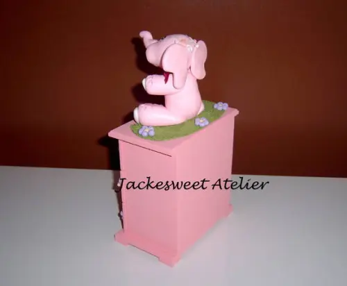 Mini Cômoda com elefante