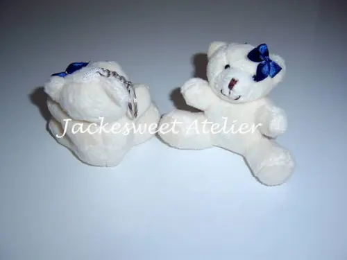 Mini Ursa Creme Laço Azul Marinho 01