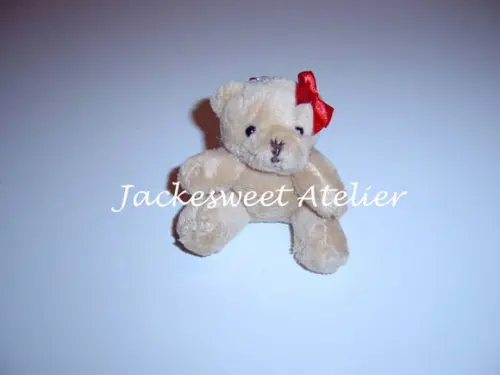 Mini Ursa Laço Vermelho