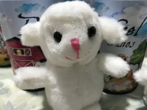 Ovelhinha em Pelúcia Chaveiro + Cofrinho 15 Unidades
