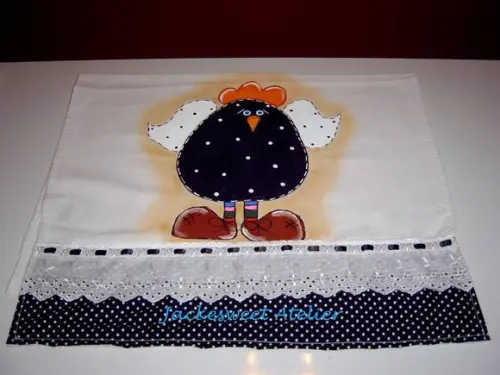 Pano de prato pintado e bordado