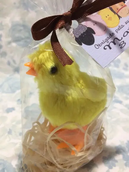 Pintinho Amarelinho de Corda com Ninho Palha Bandana 20uni
