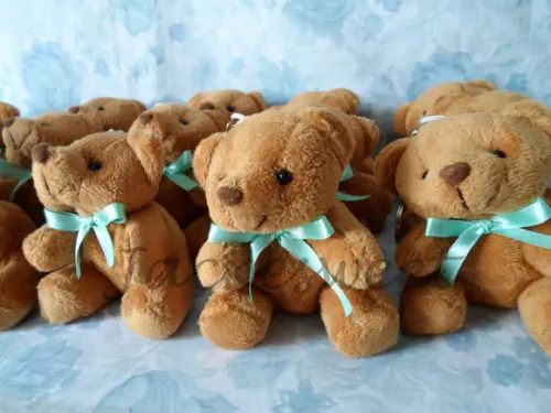 URSO MARROM ESCURO GRAVATA VERDE BEBÊ 18UNID