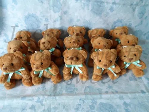 URSO MARROM ESCURO GRAVATA VERDE BEBÊ 18UNID